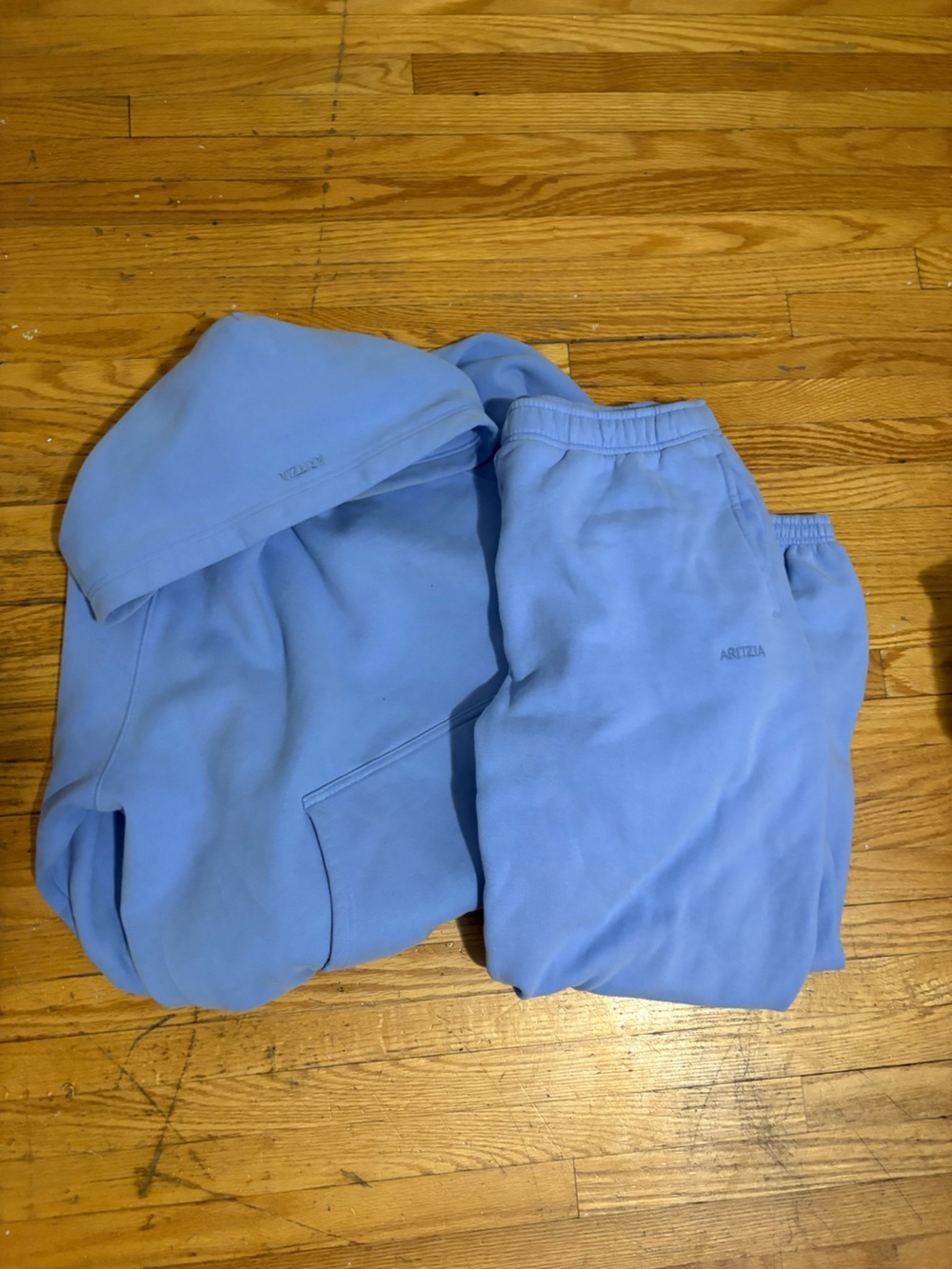 Aritzia Dayflower blue Hoodie & Sweatpants Set